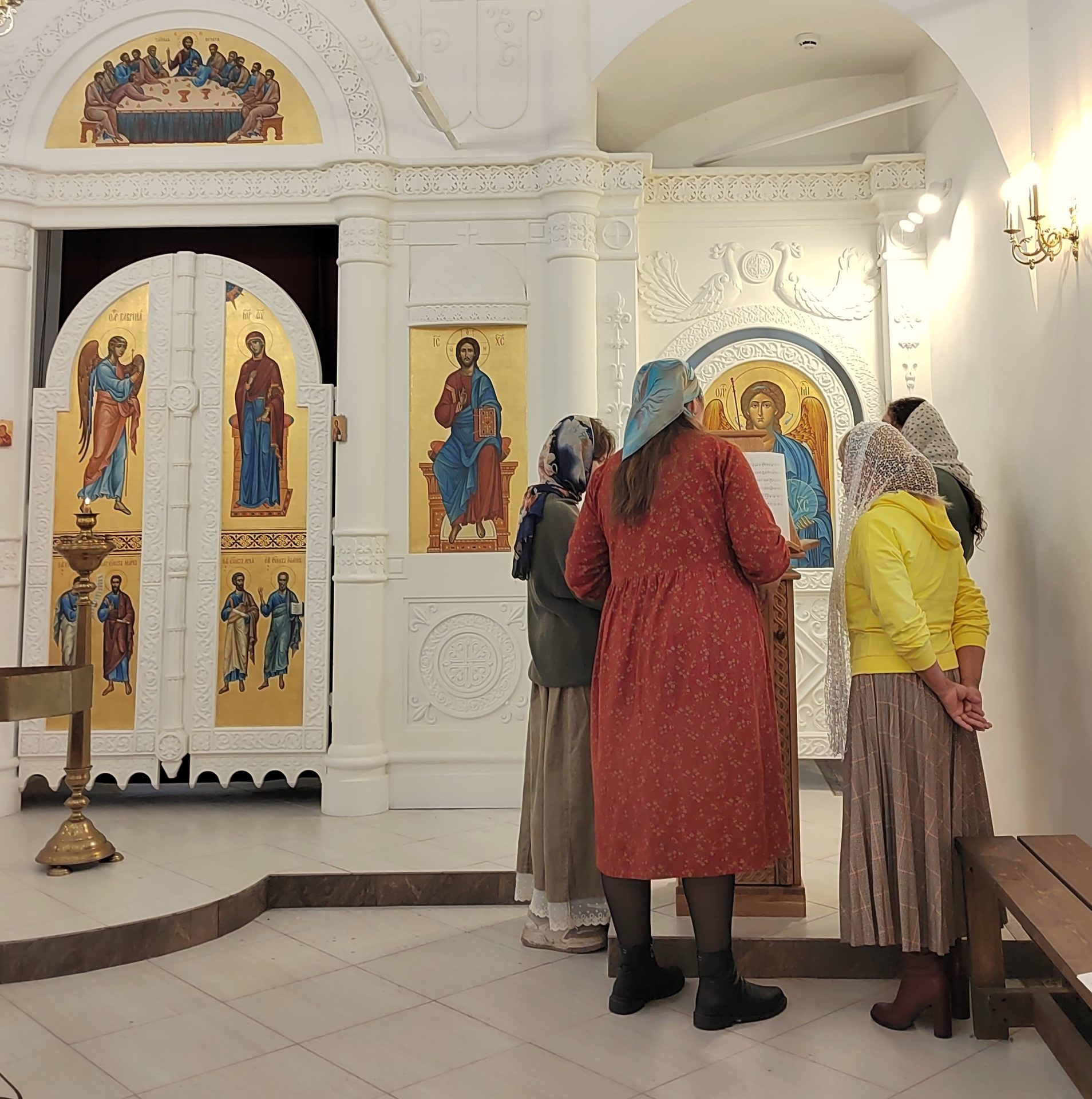 Приходу требуются певчие в хор
