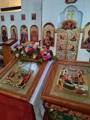 Рождество́ Твое́, Богоро́дице Де́во,/ ра́дость возвести́ всей вселе́нн