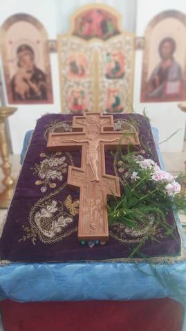С праздником Воздвижения Честного и Животворящего Креста Господня