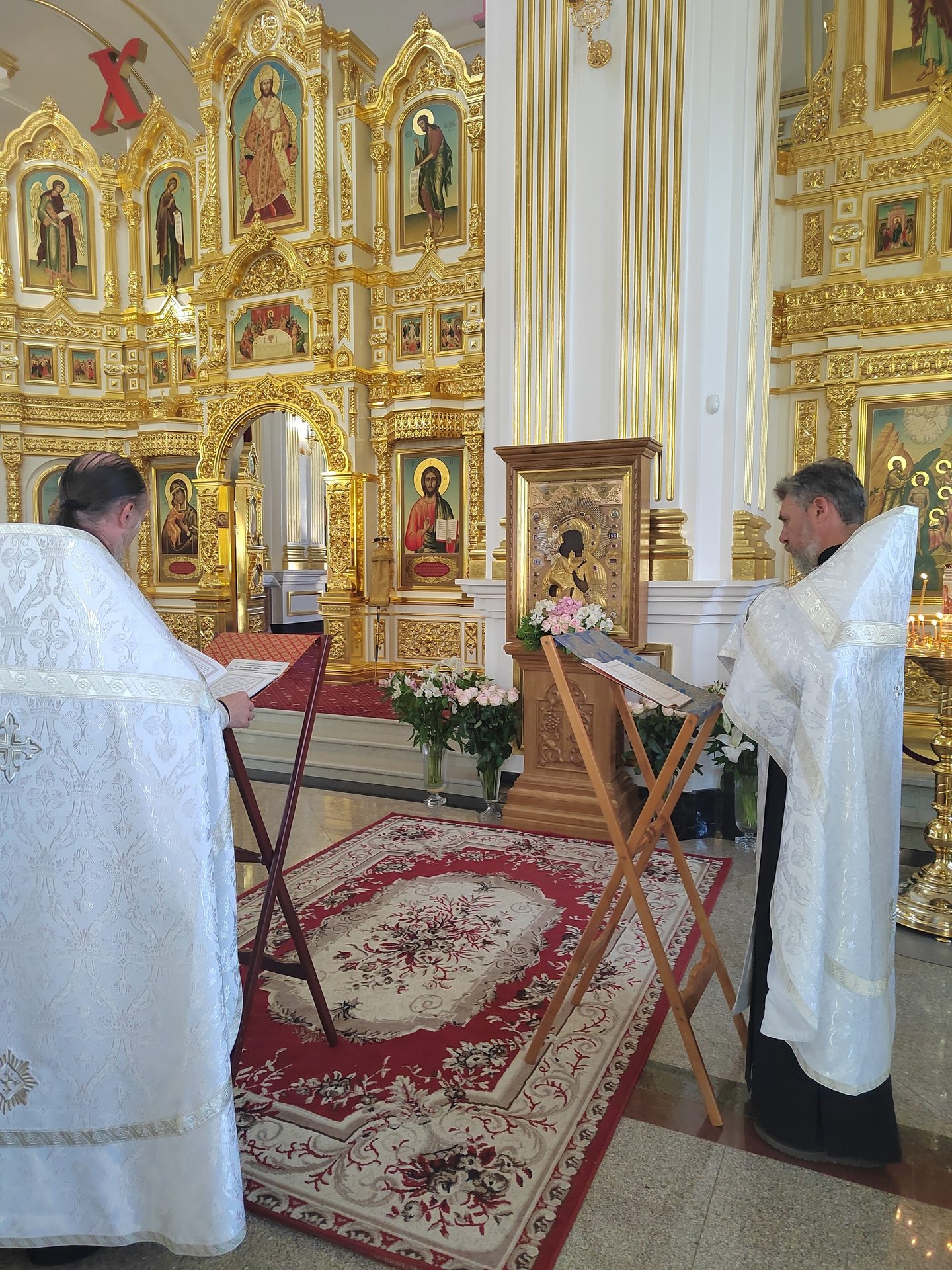 С днем явления чудотворной Феодоровской иконы Божией Матери