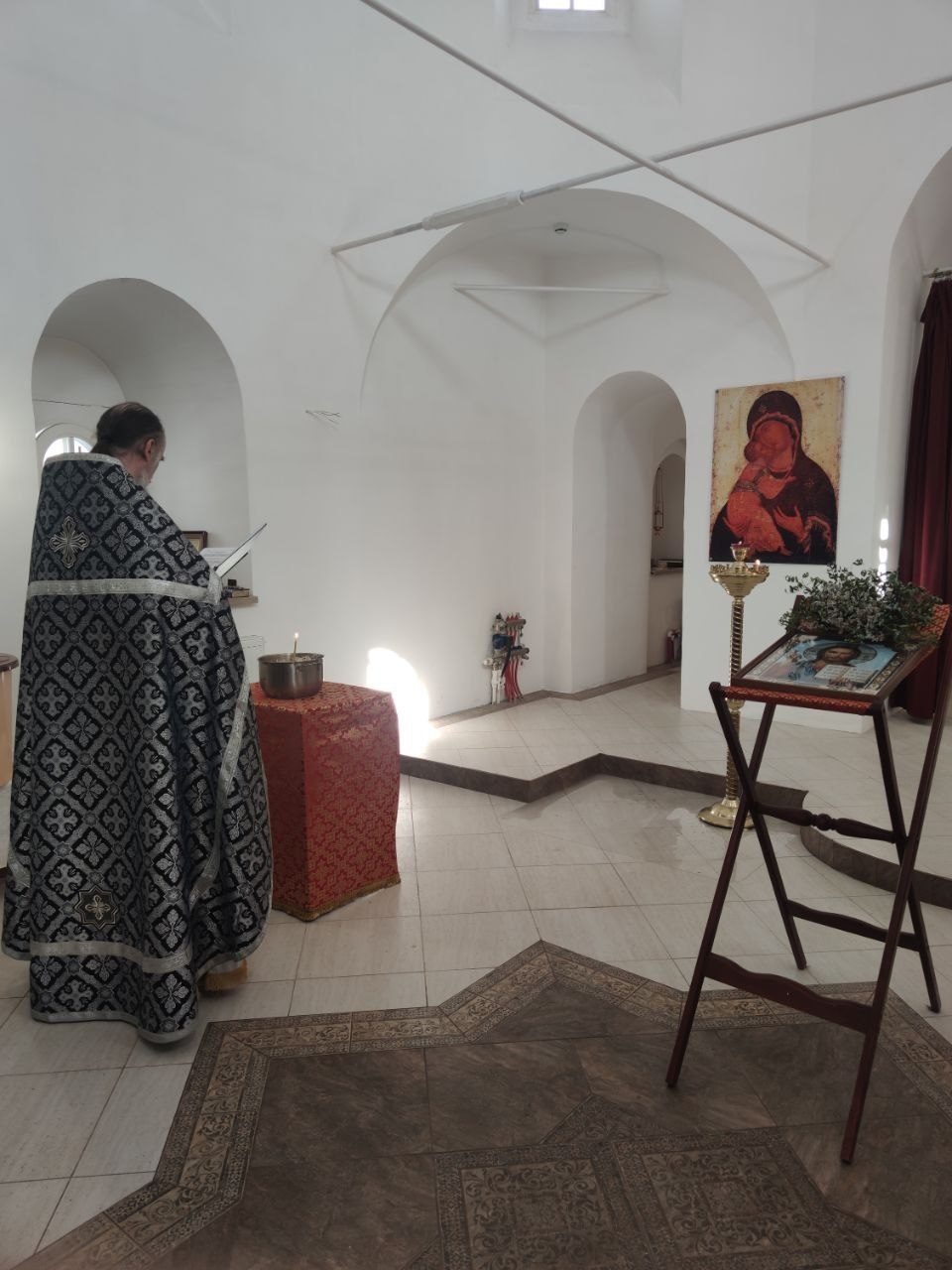 Освящение колива в день памяти святого Феодора Тирона и традиционные ж