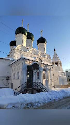 Твой голос что елей и мёд И эта искорка от Бога Пусть к Истине тебя ве