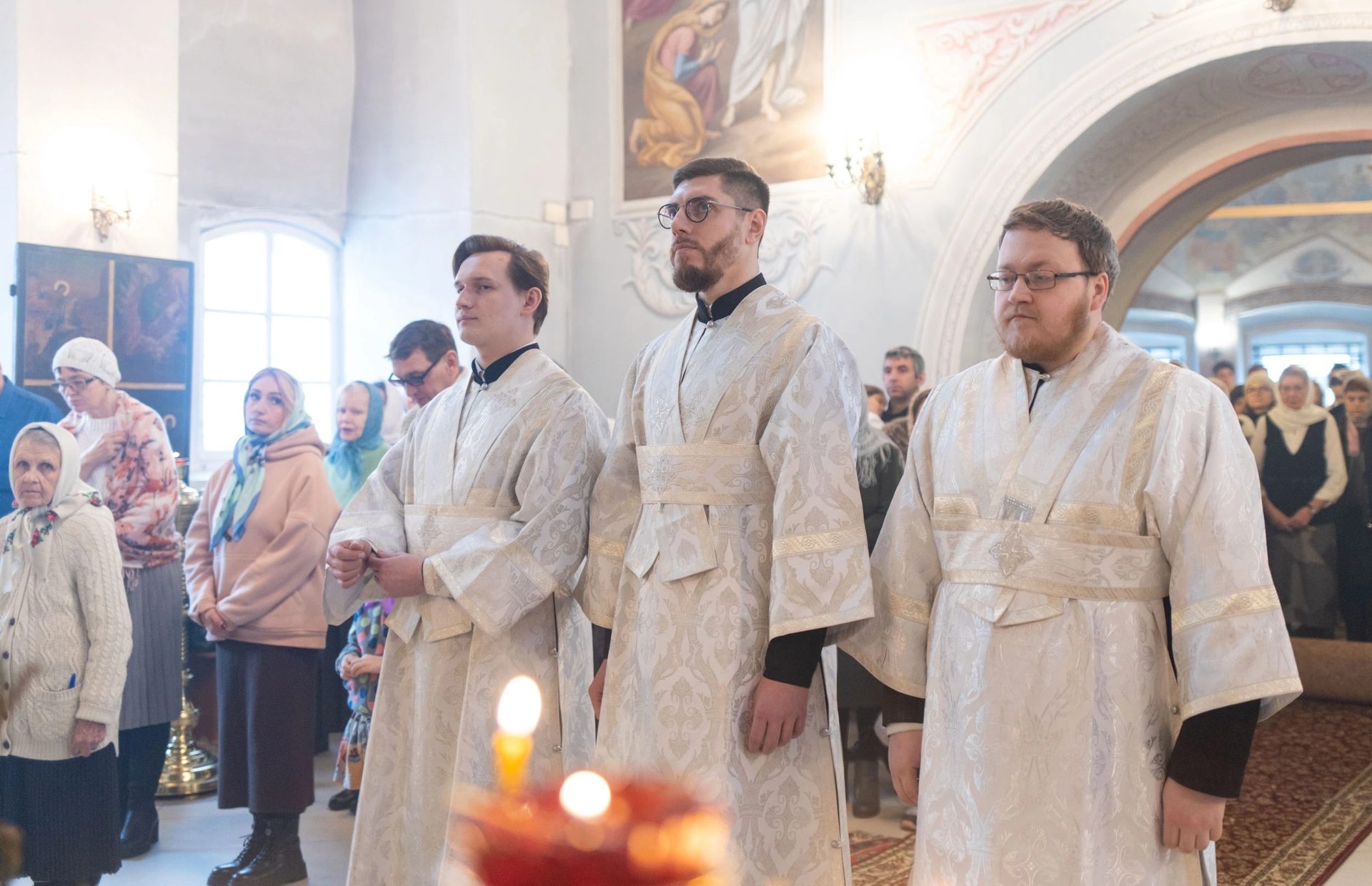 Сегодня за Божественной литургией в храме Всемилостивого Спаса в Гости
