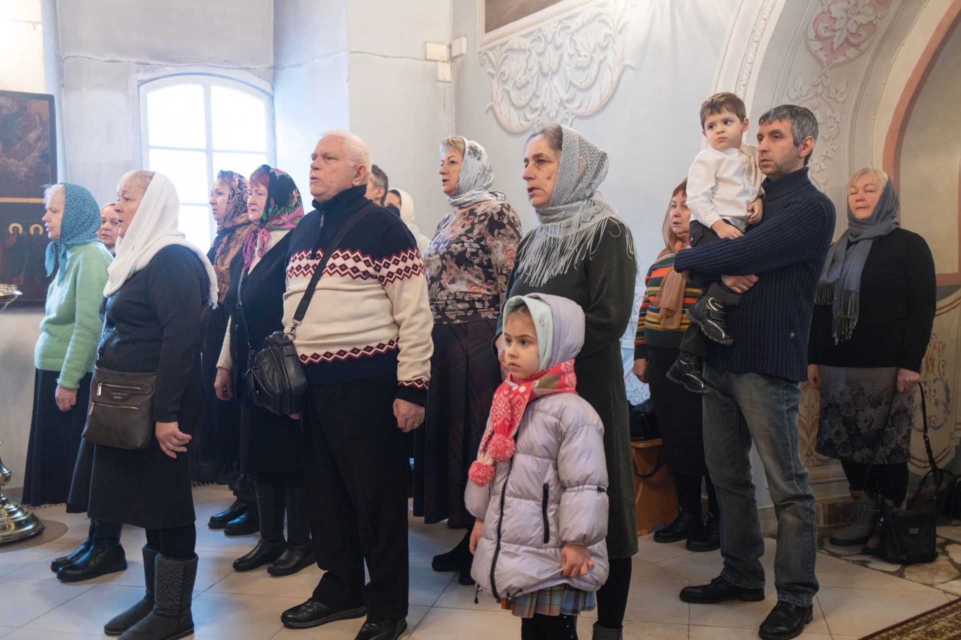 Сегодня за Божественной литургией в храме Всемилостивого Спаса в Гости