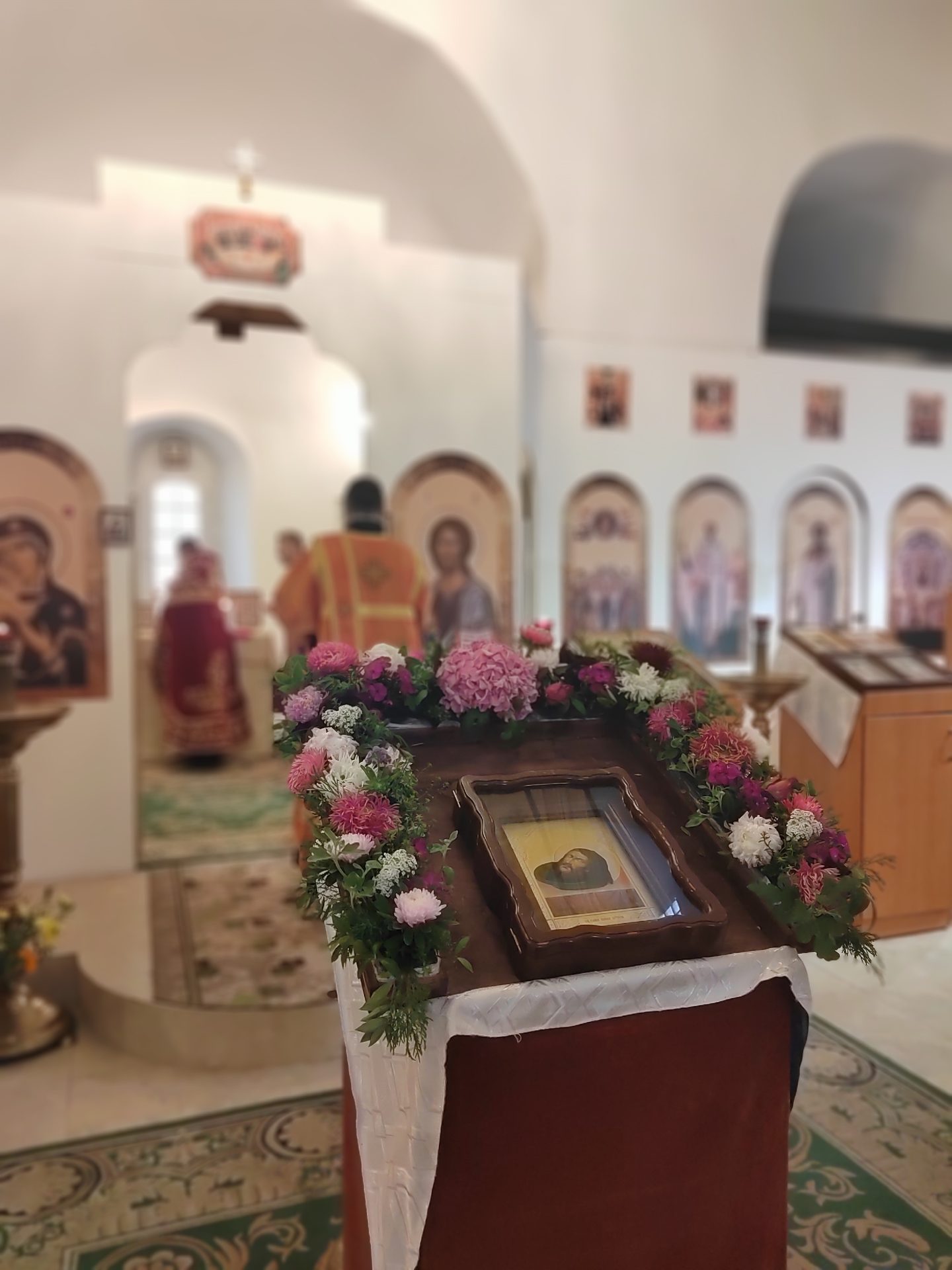 С днем Усекновения главы Пророка, Предтечи, Крестителя Господня Иоанна