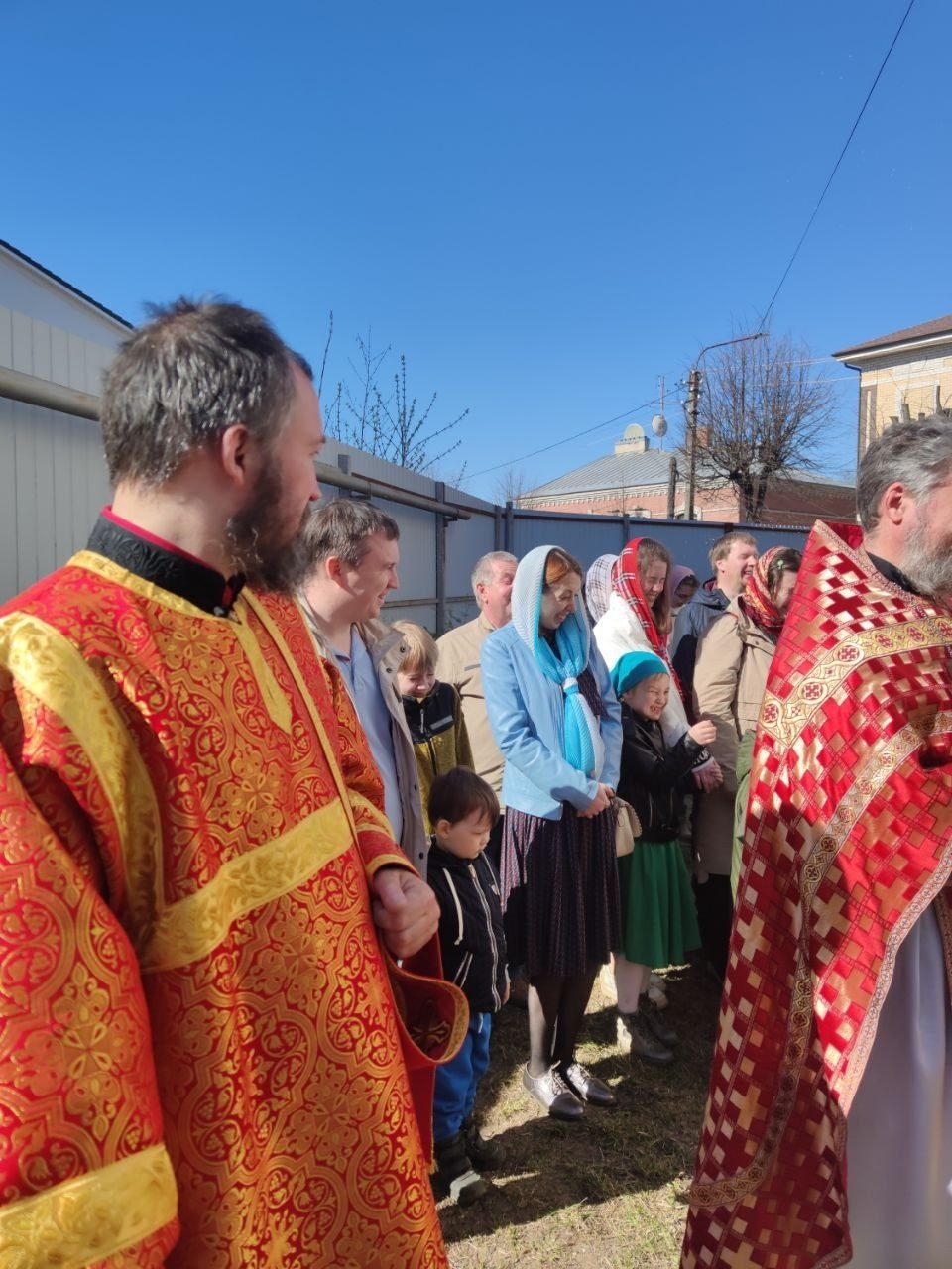 АнтиПасха означает вместо Пасхи, то есть еще одна Пасха