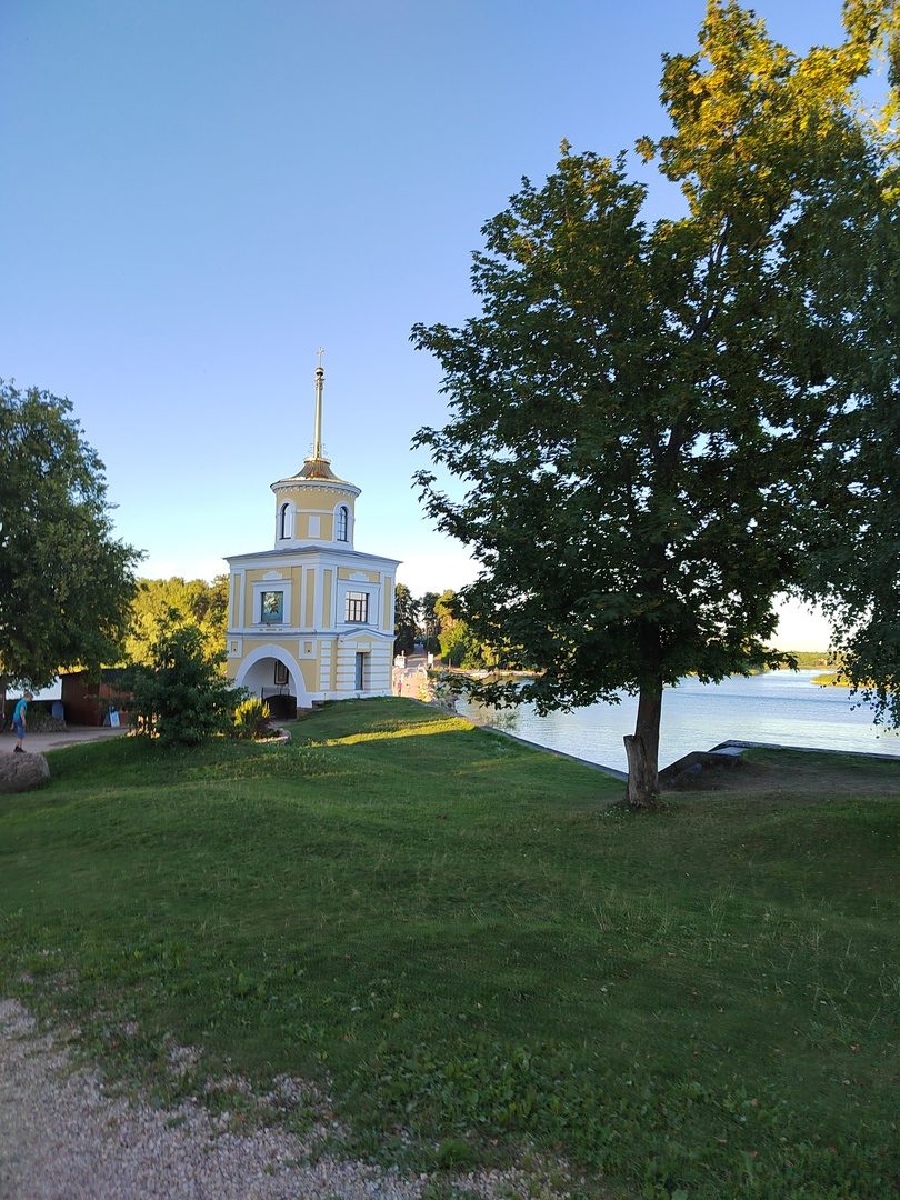 Нило-Столобенская пустынь: прибытие в монастырь