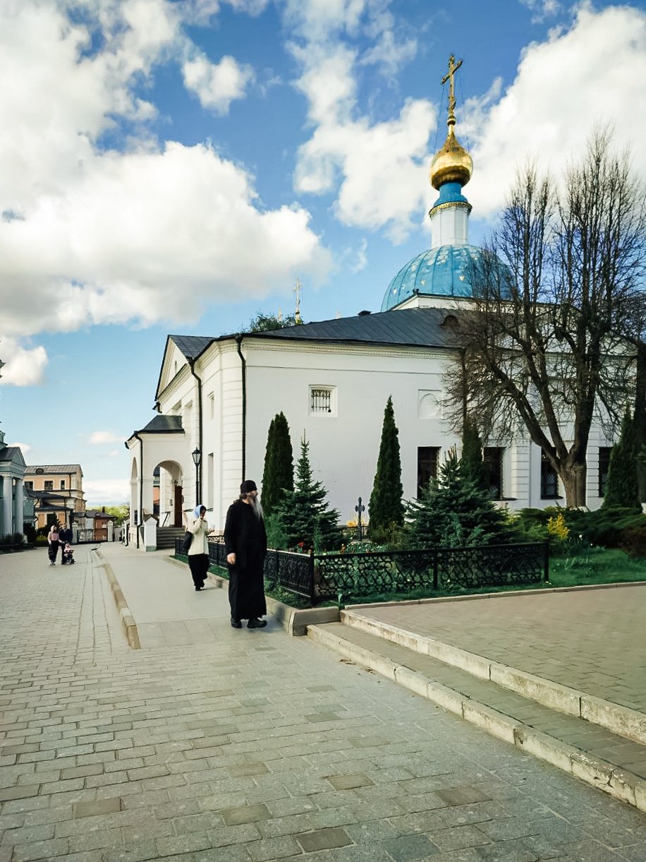 А мы добрались до Оптиной Пустыни