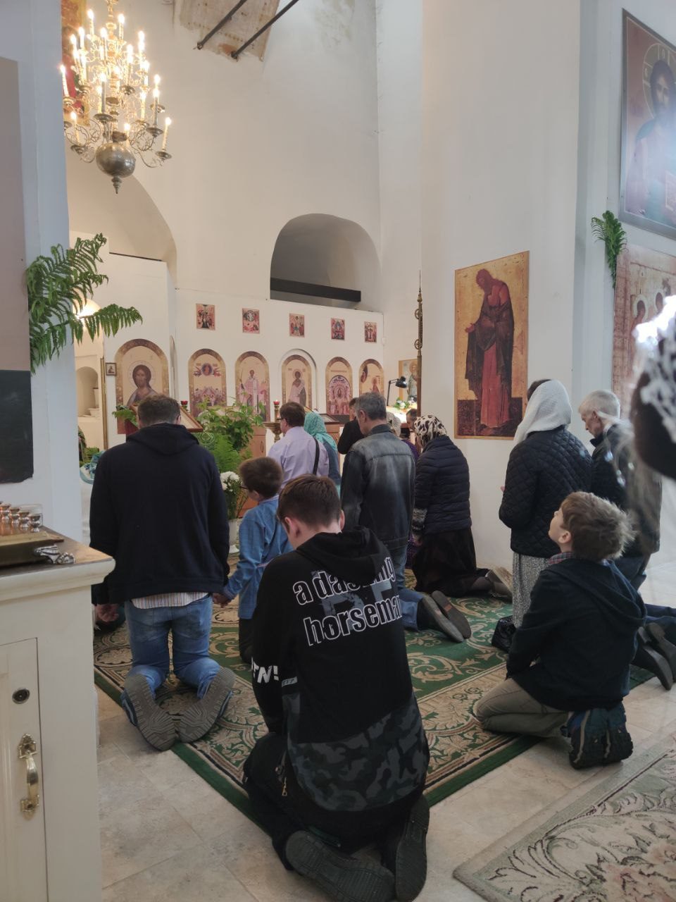 С праздником Святой Троицы