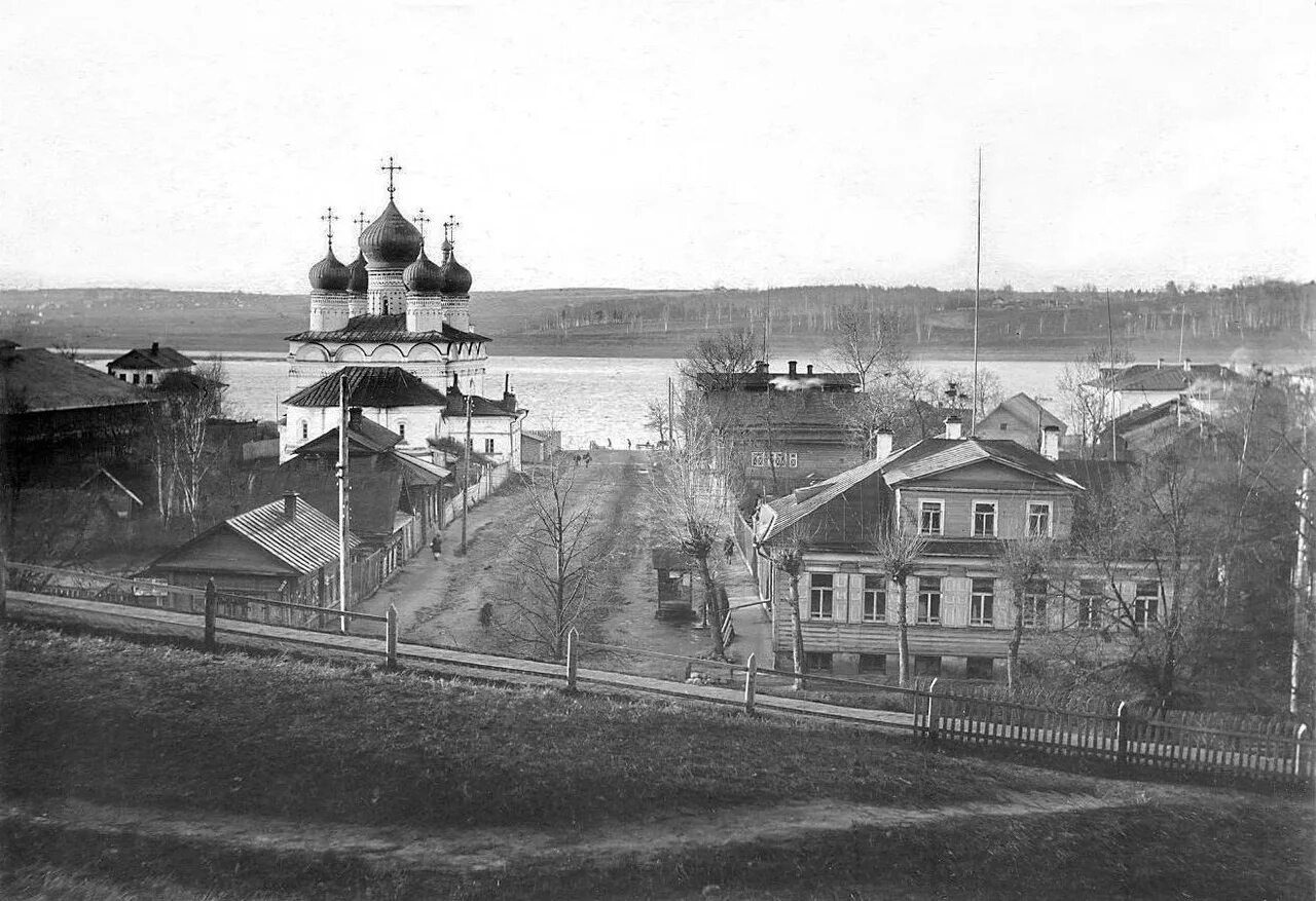 Наш храм располагался рядом с мукомольным заводом Поэтому мы смогли ег