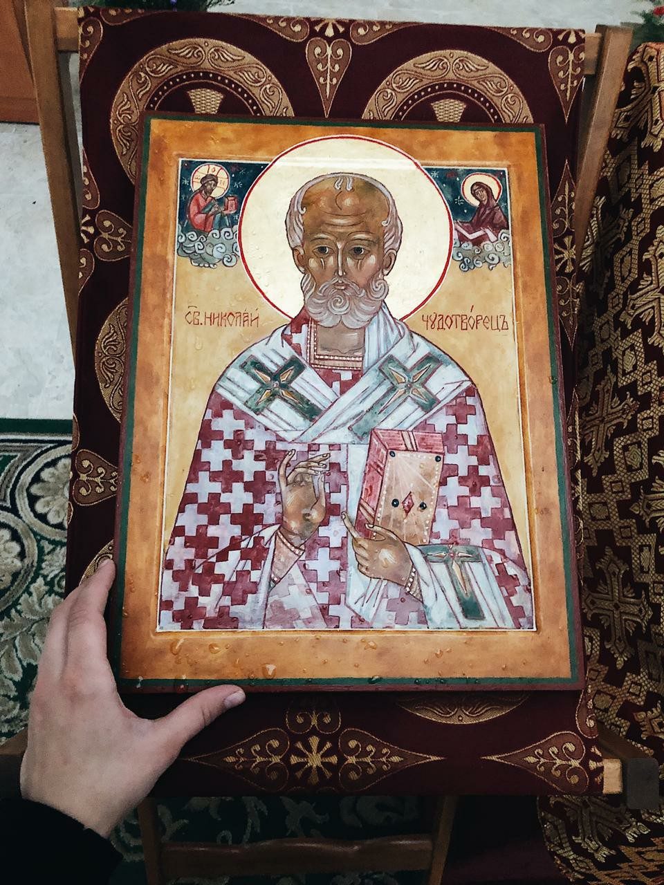 Сегодня в 13:00 в нашем храме прошел молебен с акафистом святителю Николаю Чудотворцу