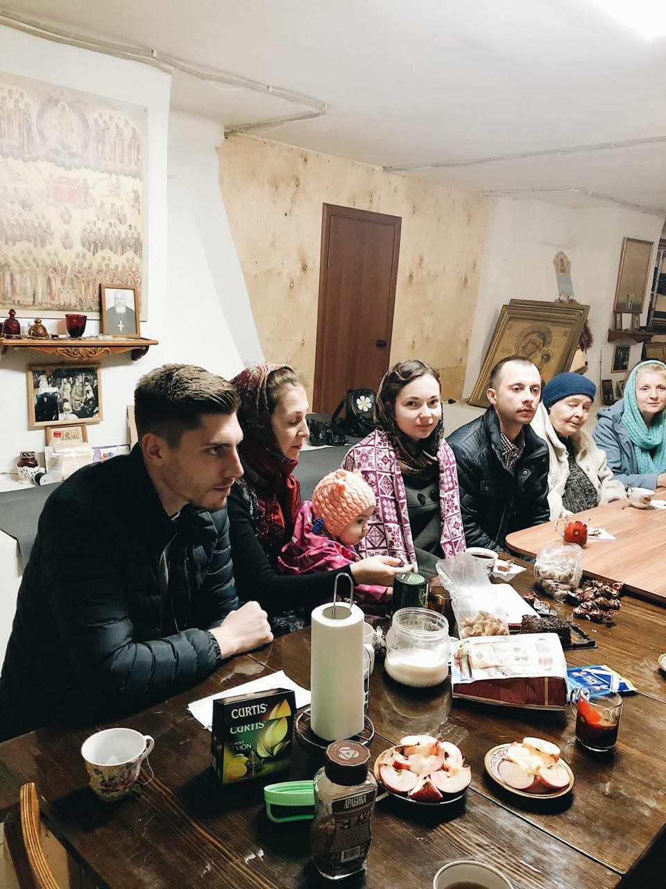 Сегодня в 13:00 в нашем храме прошел молебен с акафистом святителю Николаю Чудотворцу