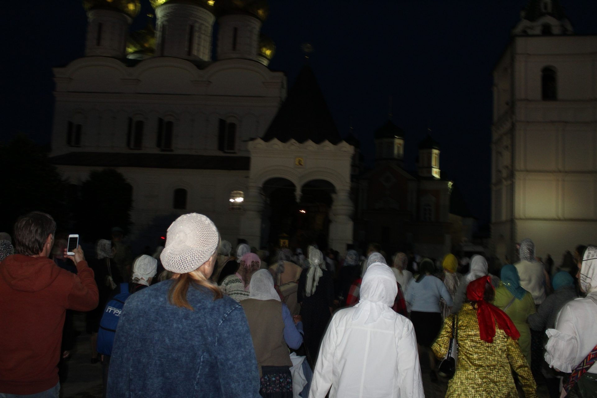 16 июля. Крестный ход в честь Царственных Страстотерпцев