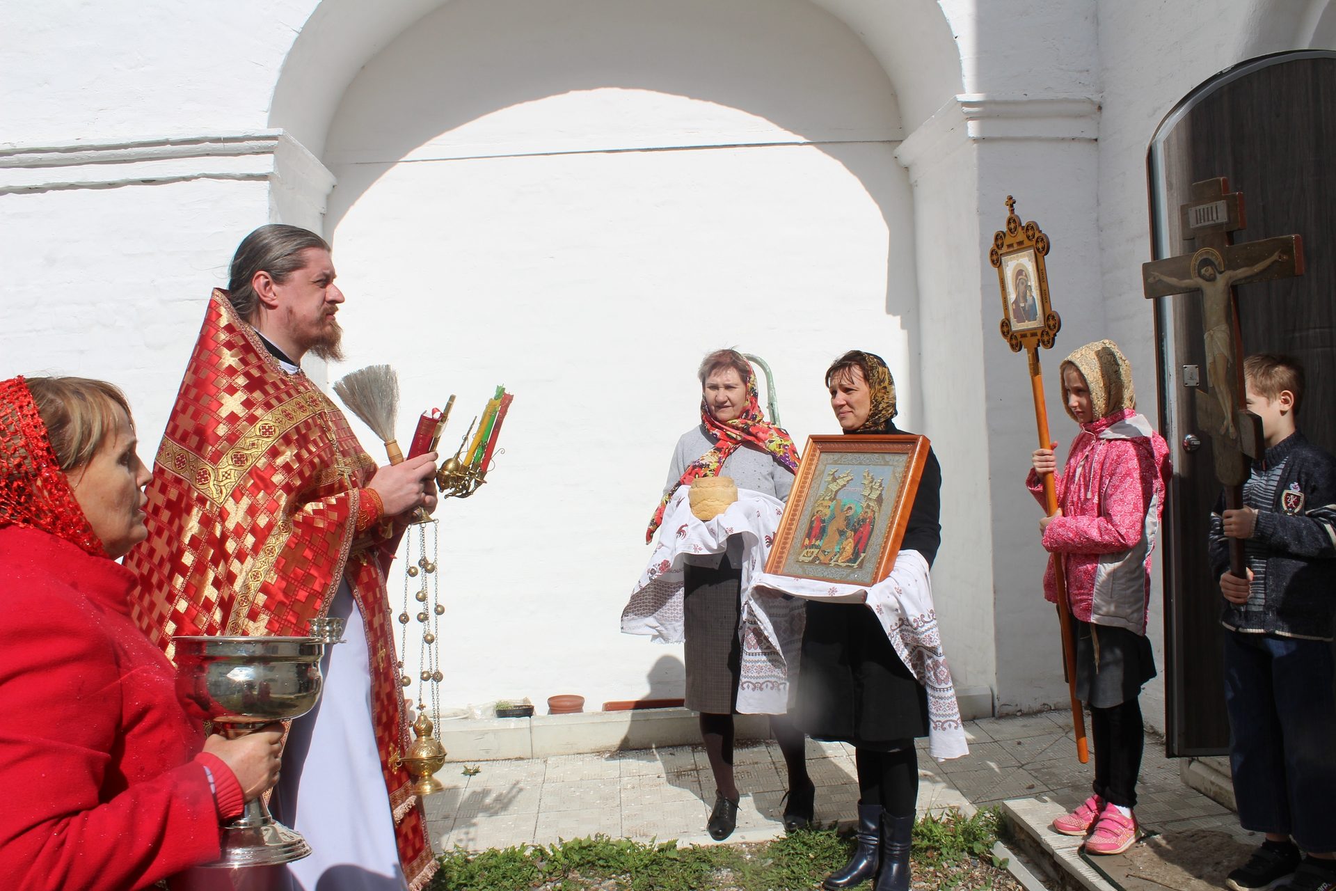 3 мая . Крестный ход.