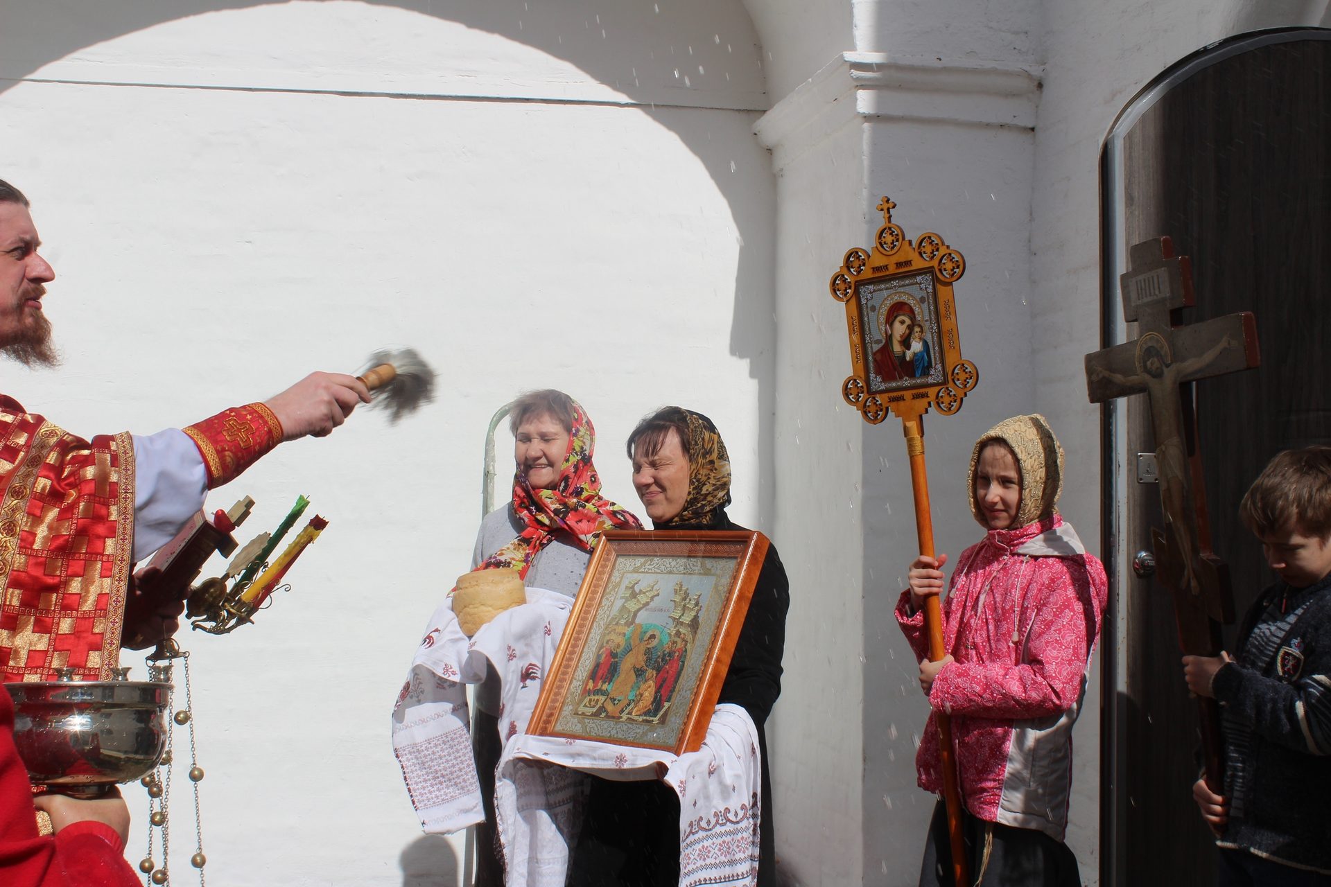 3 мая . Крестный ход.