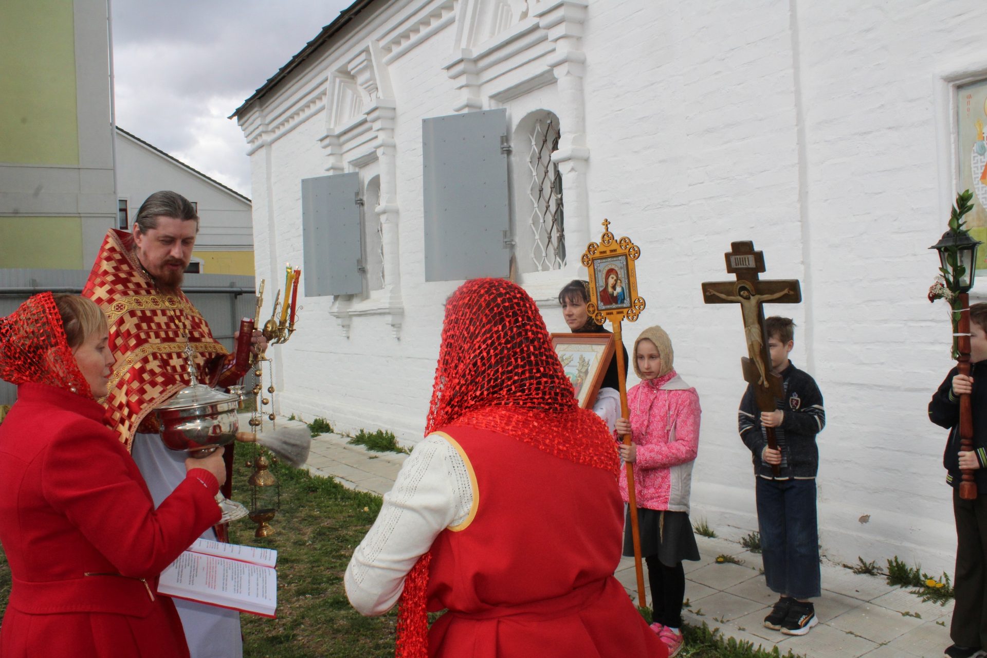 3 мая . Крестный ход.