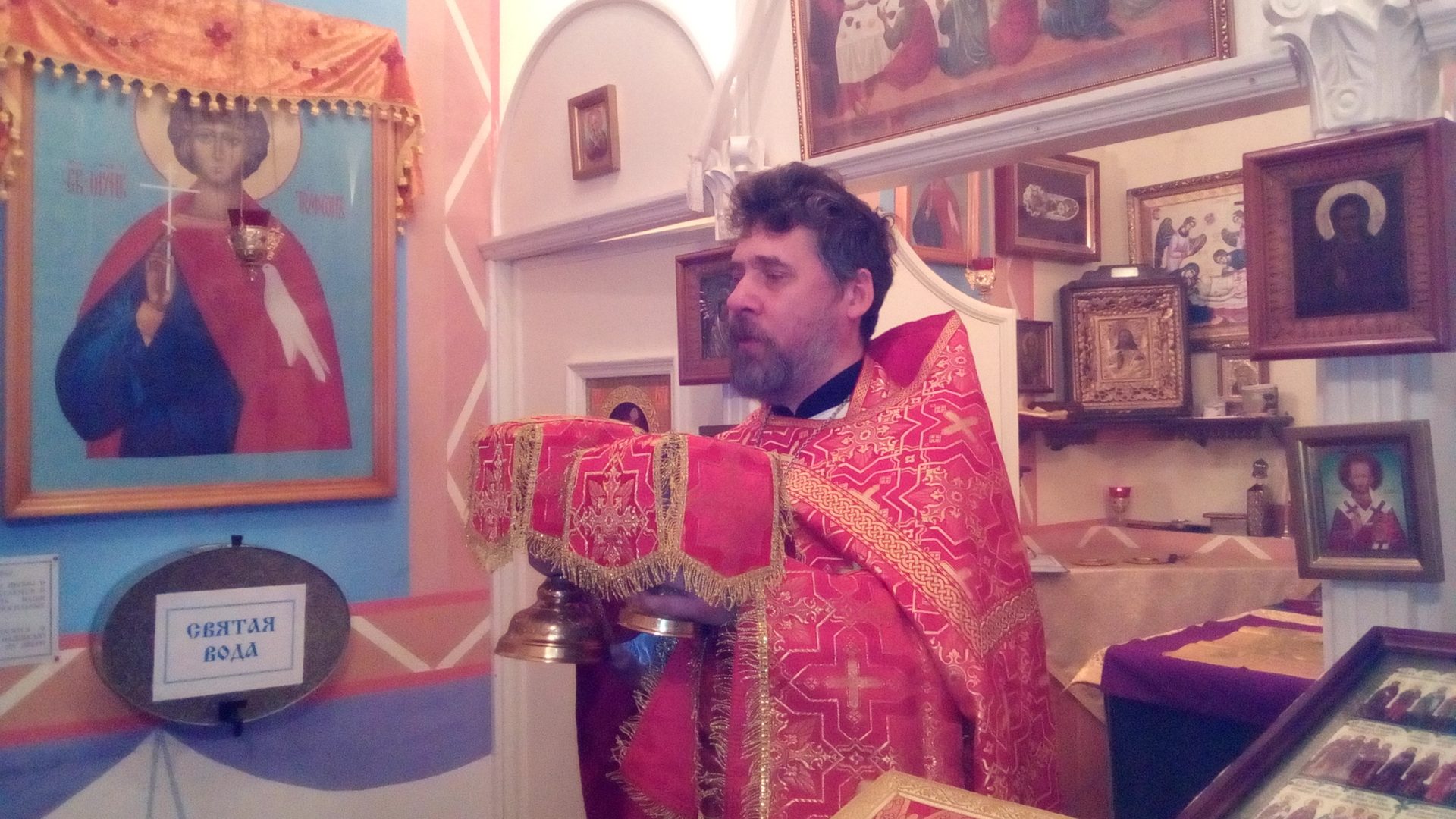 Божественная Литургия в храме мученика Трифона в день его памяти