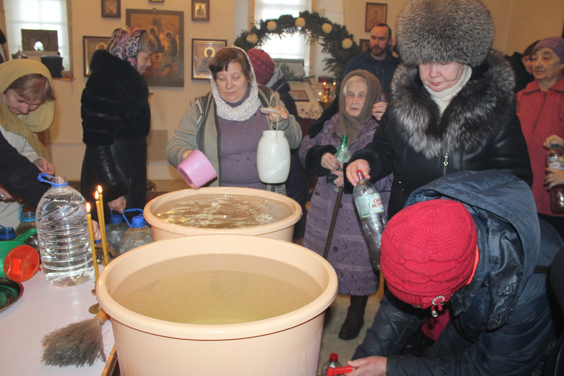 ...Почерпем убо воду с веселием, братие: благодать бо Духа верно почер