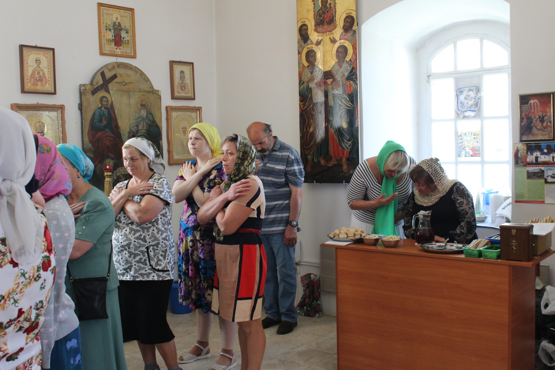 24 июня. Воскресная утреня и Божественная Литургия. Память святых апос