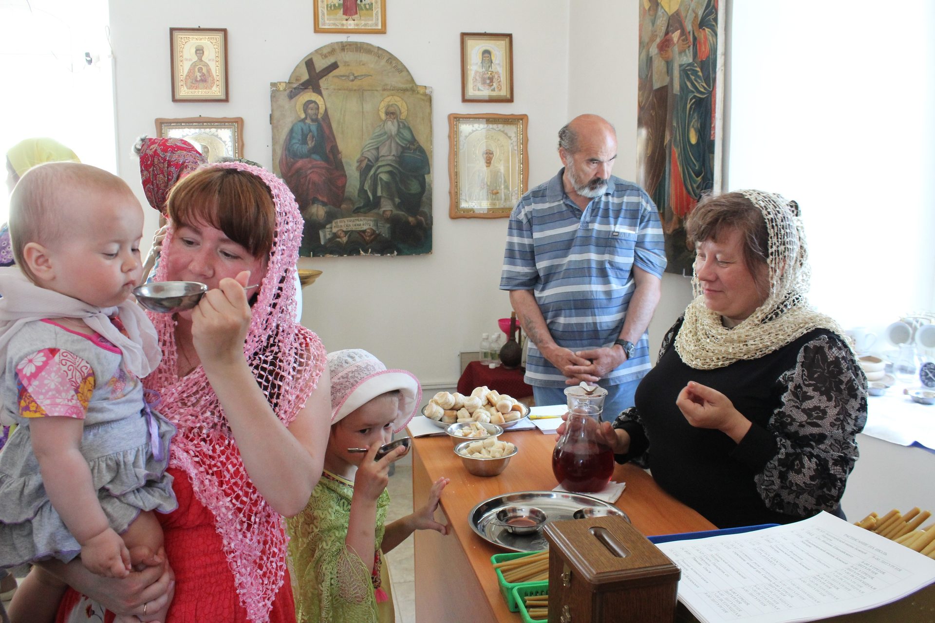 24 июня. Воскресная утреня и Божественная Литургия. Память святых апос