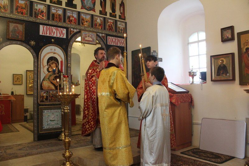 6 мая. Воскресная Божественная Литургия.