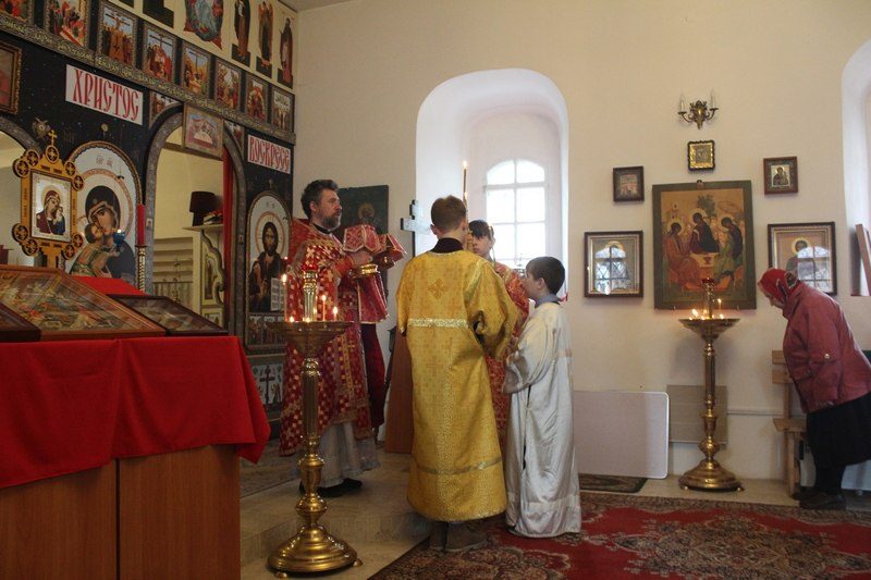 6 мая. Воскресная Божественная Литургия.
