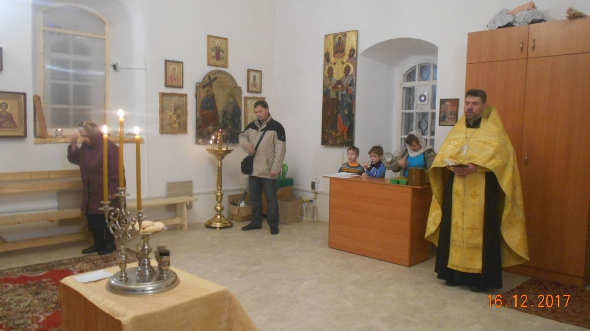 17 декабря. Всенощная и Литургия.