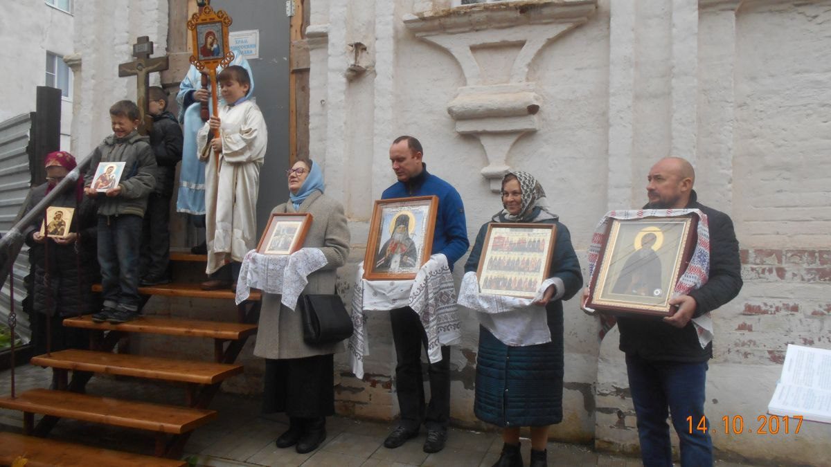 Крестный ход в праздник Покрова