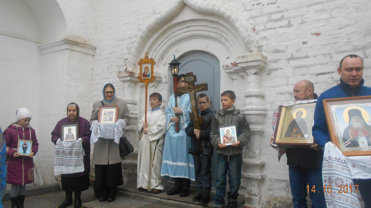 Крестный ход в праздник Покрова