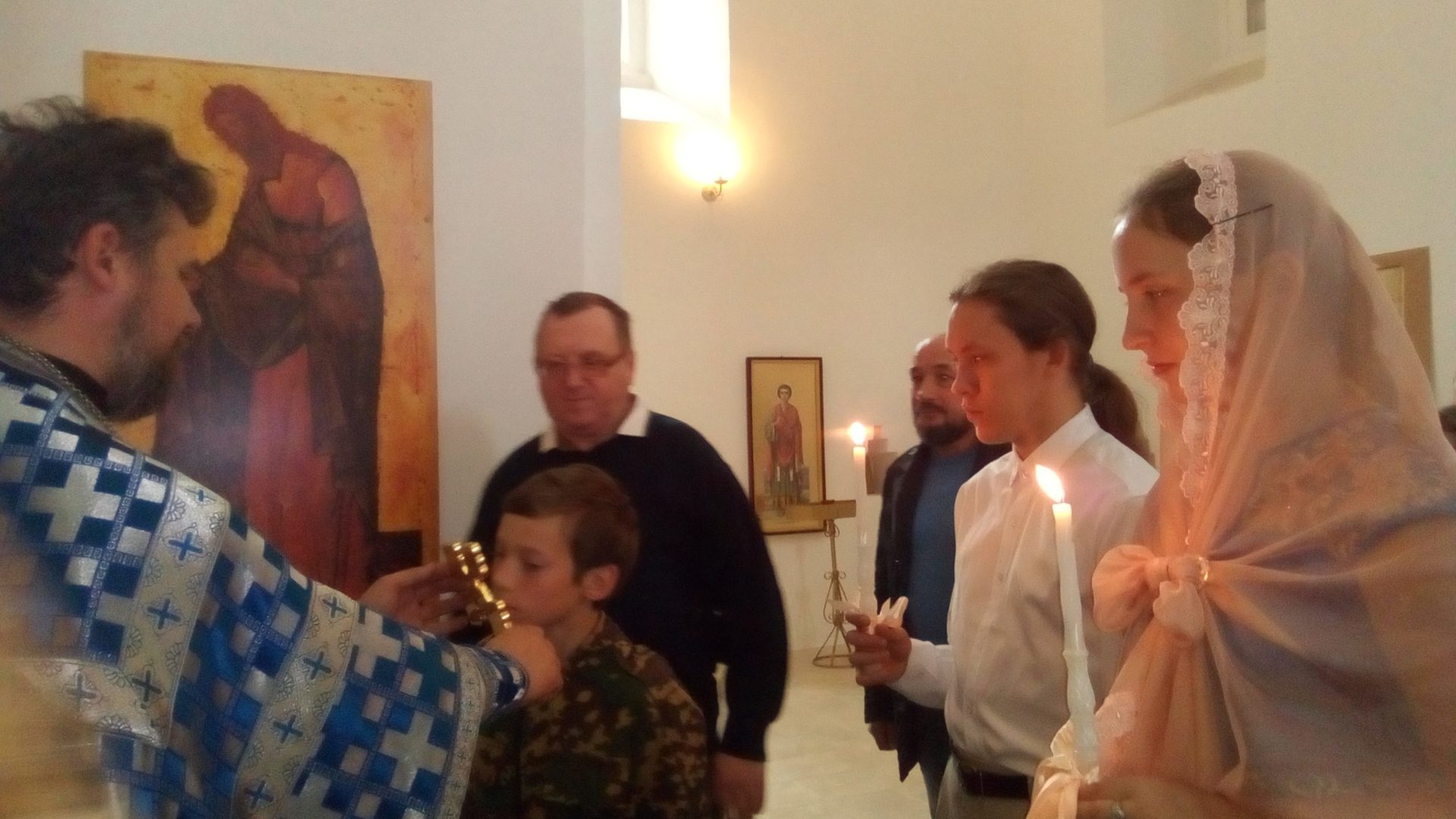 Сегодня в нашем храме произошло замечательное событие - обручение моло