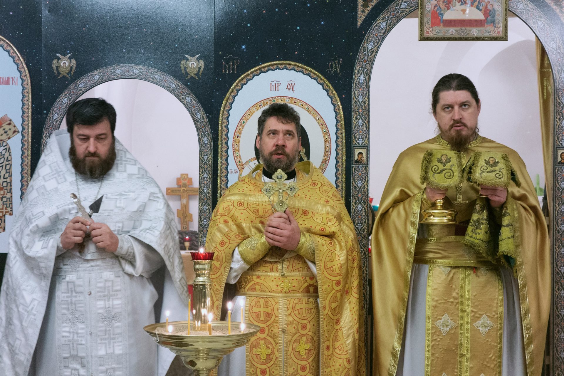 Престольный праздник - память святителя Николая, архиепископа Мир Лики