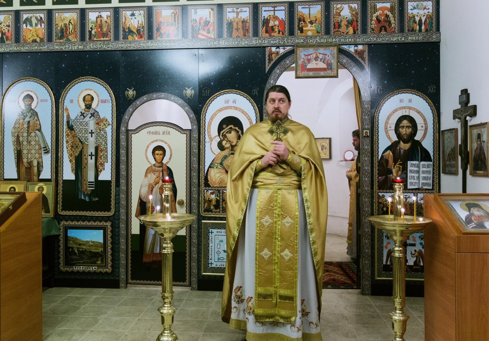 Престольный праздник - память святителя Николая, архиепископа Мир Лики