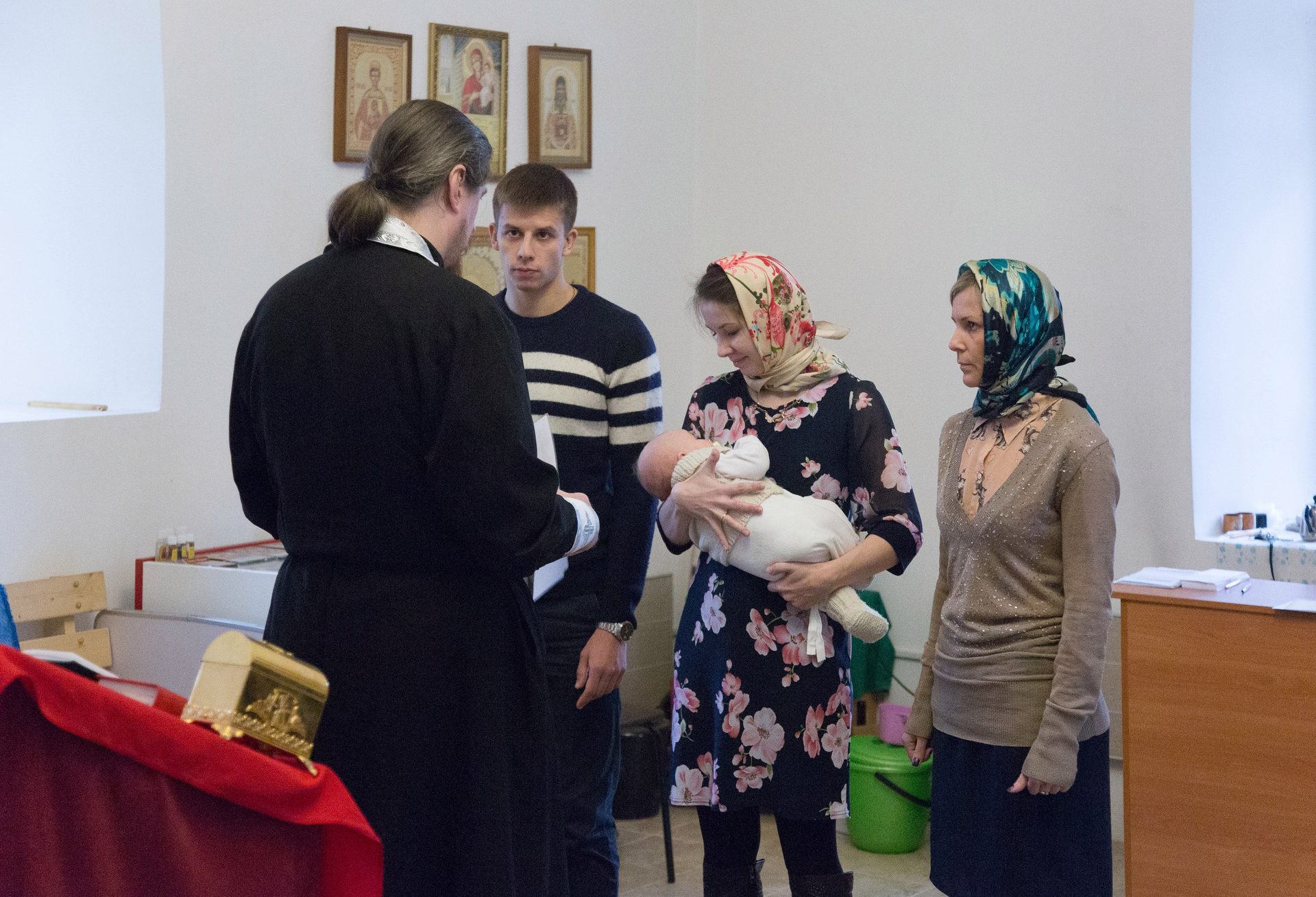В субботу 22 октября в нашем храме состоялось крещение младенца