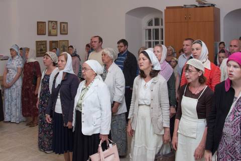 Ночное богослужение в день царственных страстотерпцев