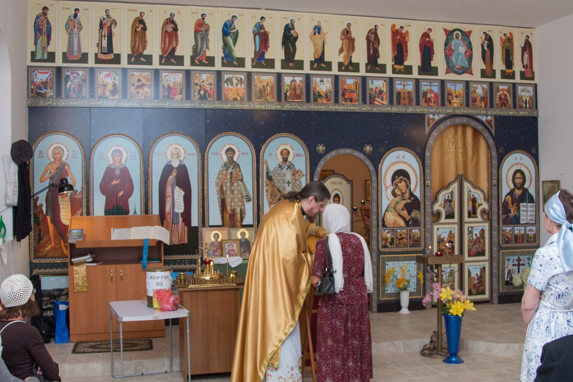 Ночное богослужение в день царственных страстотерпцев