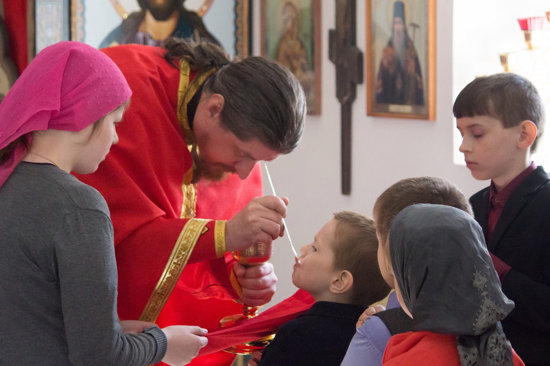 В Неделю жён-мироносиц в Никольском приделе храма Вознесения Господня